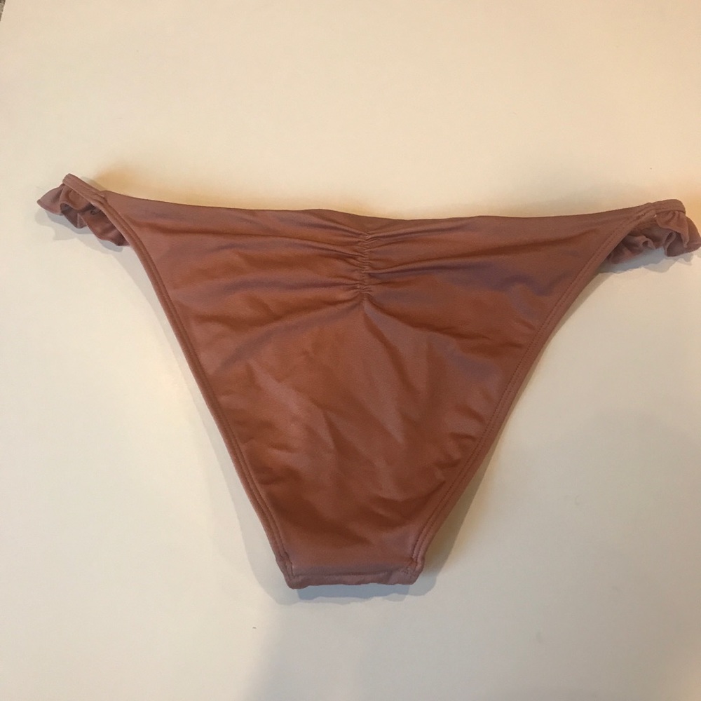 Bikini bottom! - Picture 2 of 3
